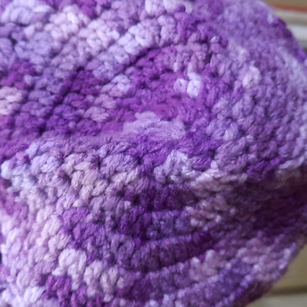 2 PC HANDCRAFTED KNITTED PURPLE MARBLED BEANIE HAT AND MATCHING SCARF NE… - Picture 8 of 9